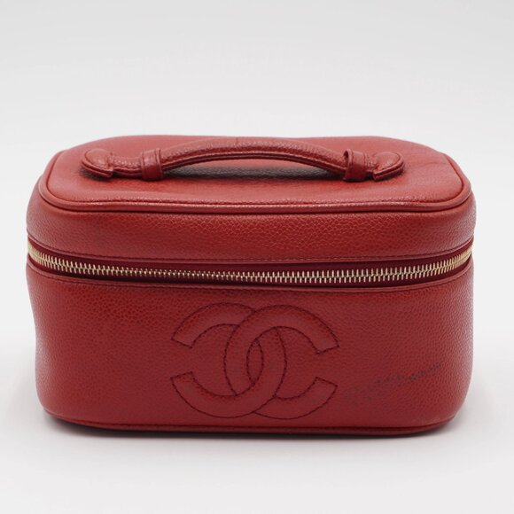 *SOLD* CHANEL Scarlet Caviar Leather Cosmetic Case - Pre-Owned - Picture 1 of 6